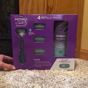 NWT Hydro Silk 5 Sensitive Care Shaving Kit